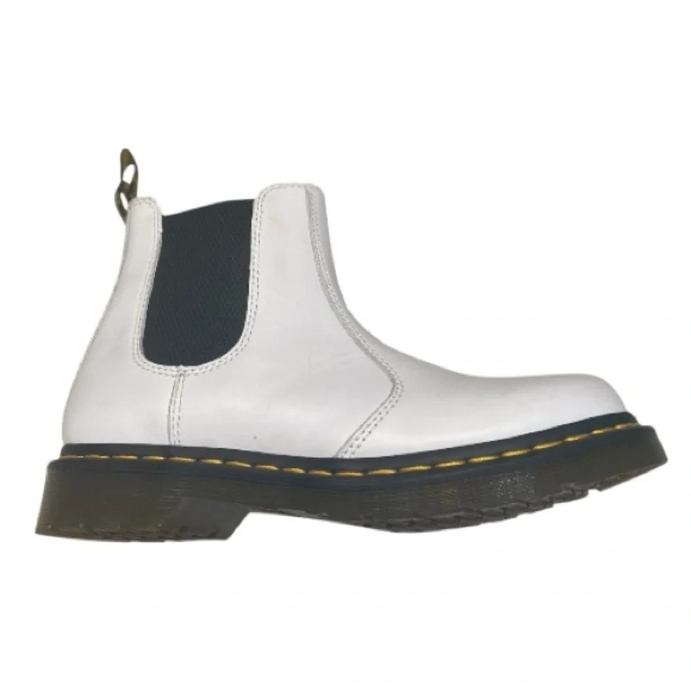 Doc Martins Chelsea Boot in White Smooth Leather Size 9